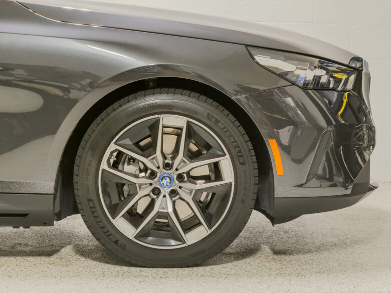 Michelin Pilot Sport All Season 4 tire side profile